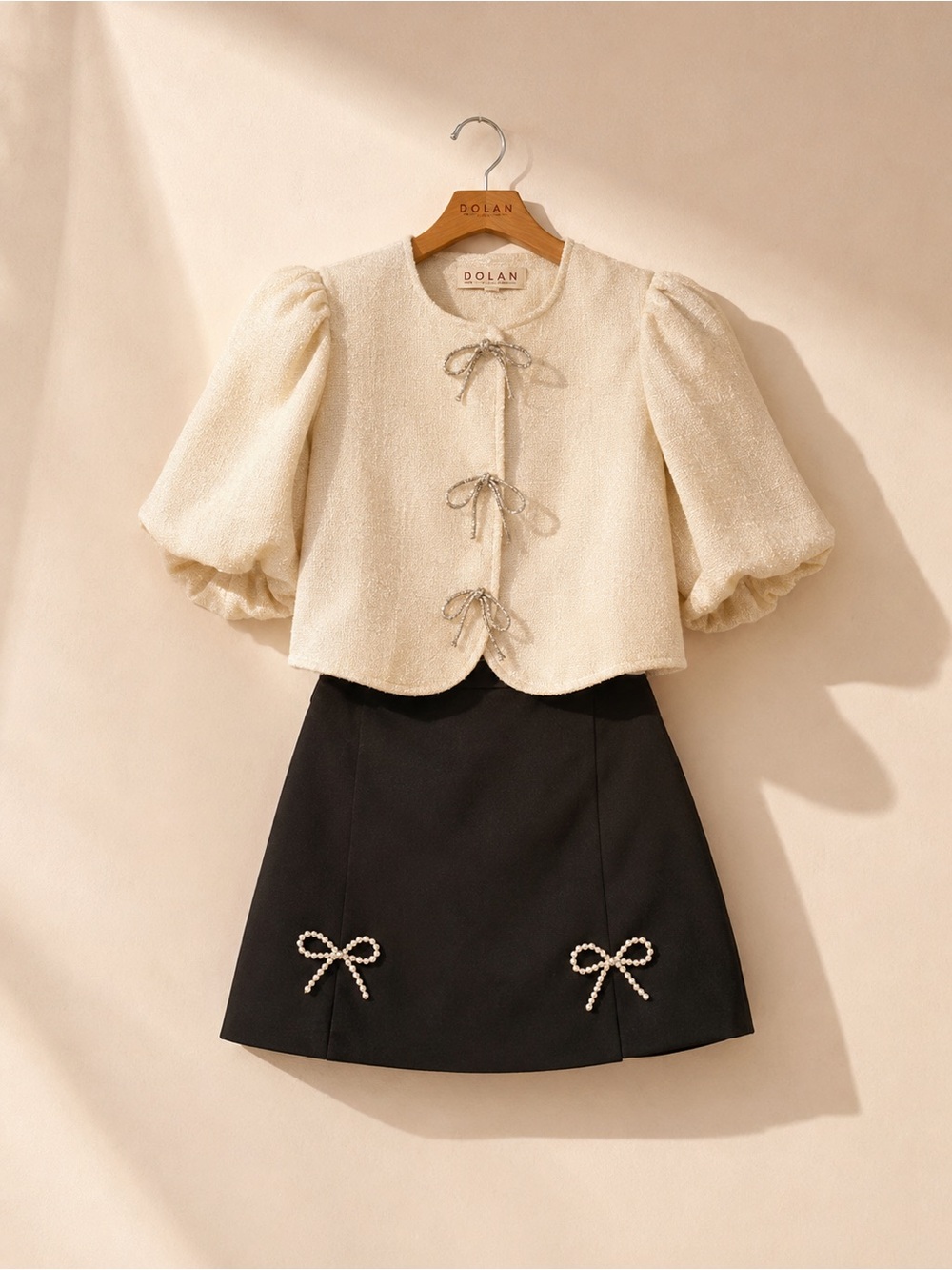Anthropologie/ Avec Les Filles Velvet Bow Black Mini Skirt size Small - Picture 8 of 9